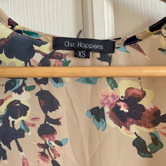 Chic Happens Kimono/Coverup - Picture 4 of 4